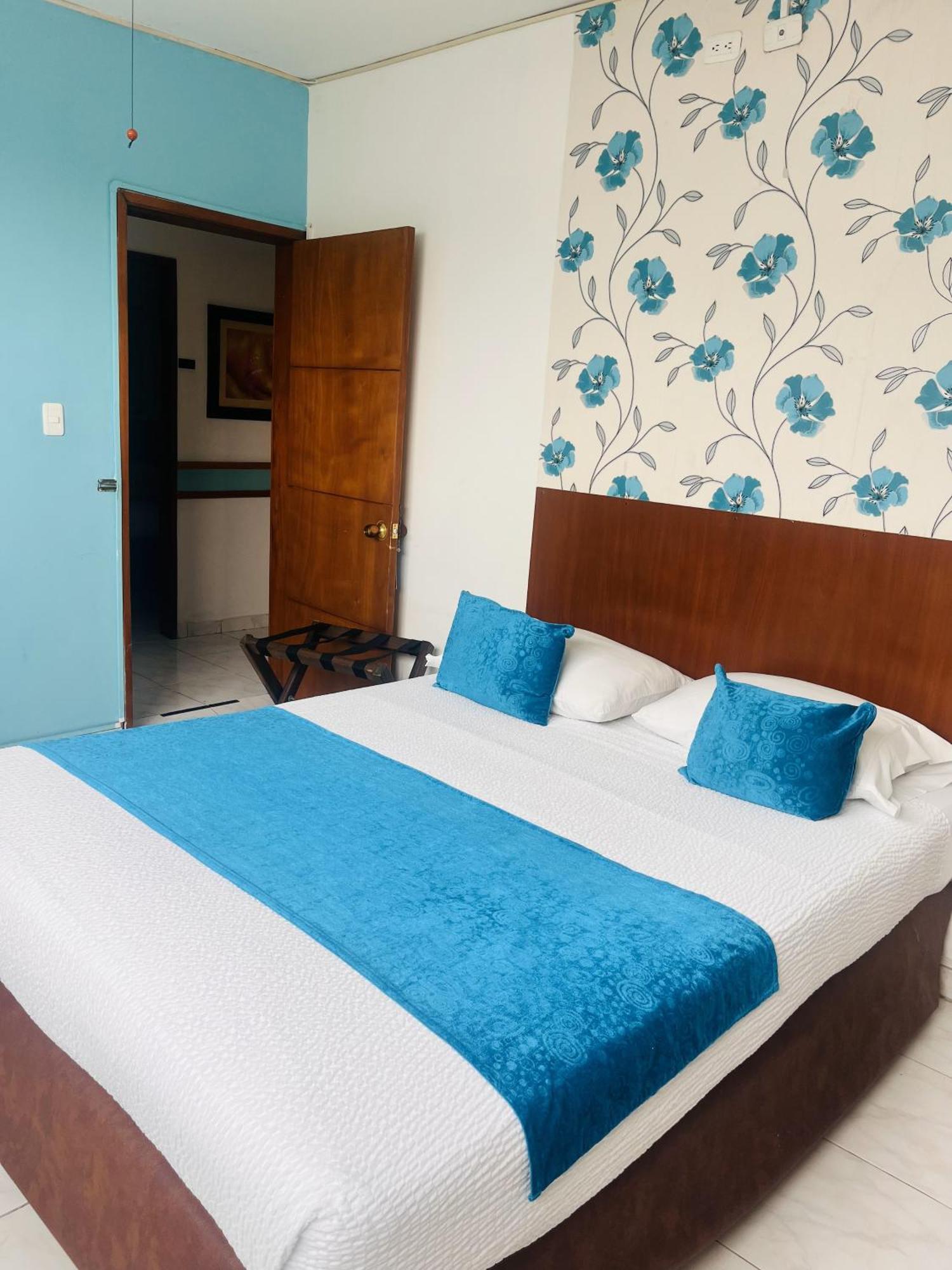 Hotel Zandu Pereira Exterior photo